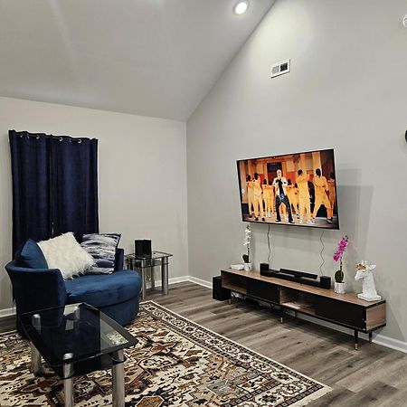 New 3Bd Home Near Downtown Indy インディアナポリス エクステリア 写真