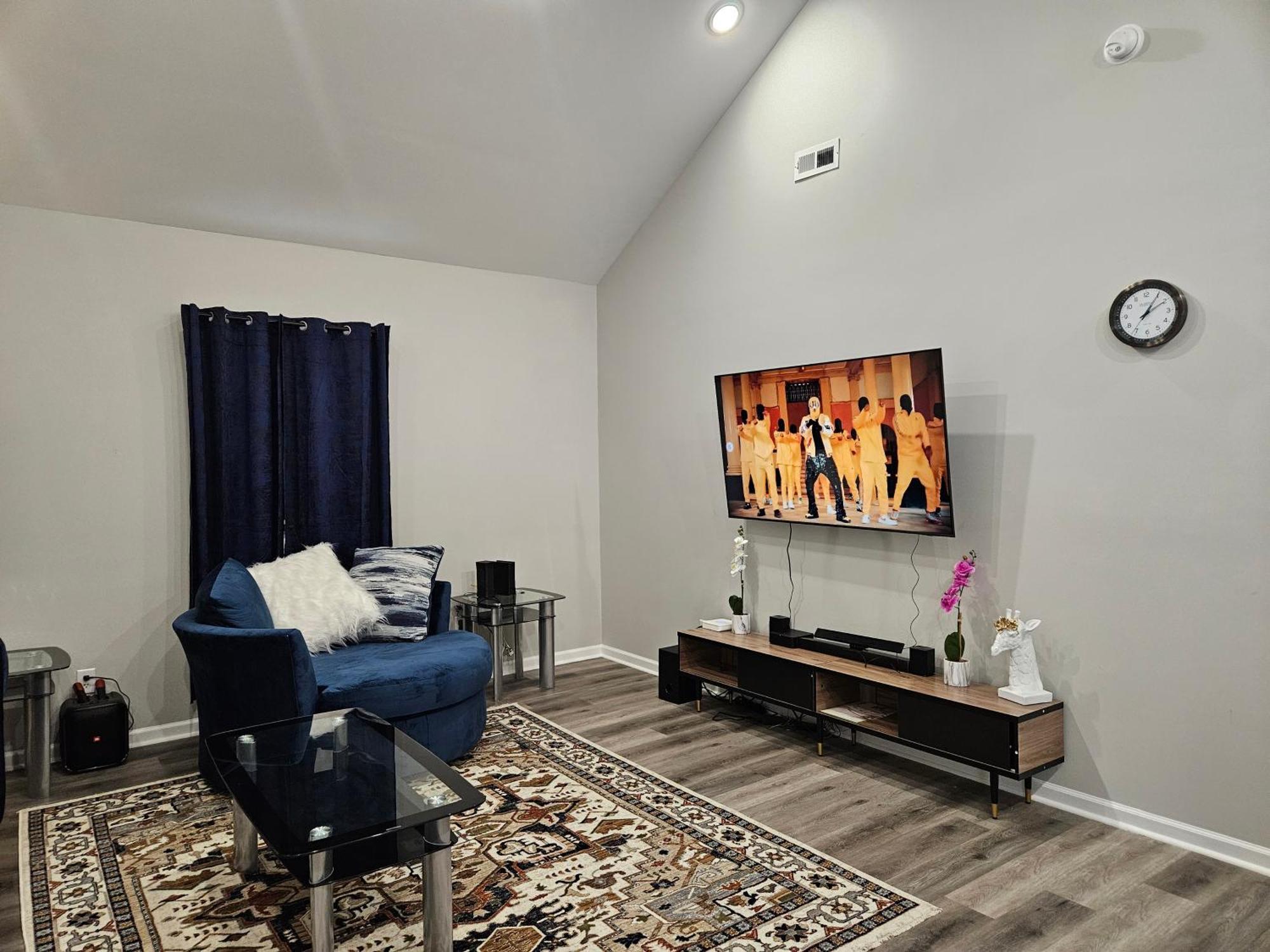 New 3Bd Home Near Downtown Indy インディアナポリス エクステリア 写真