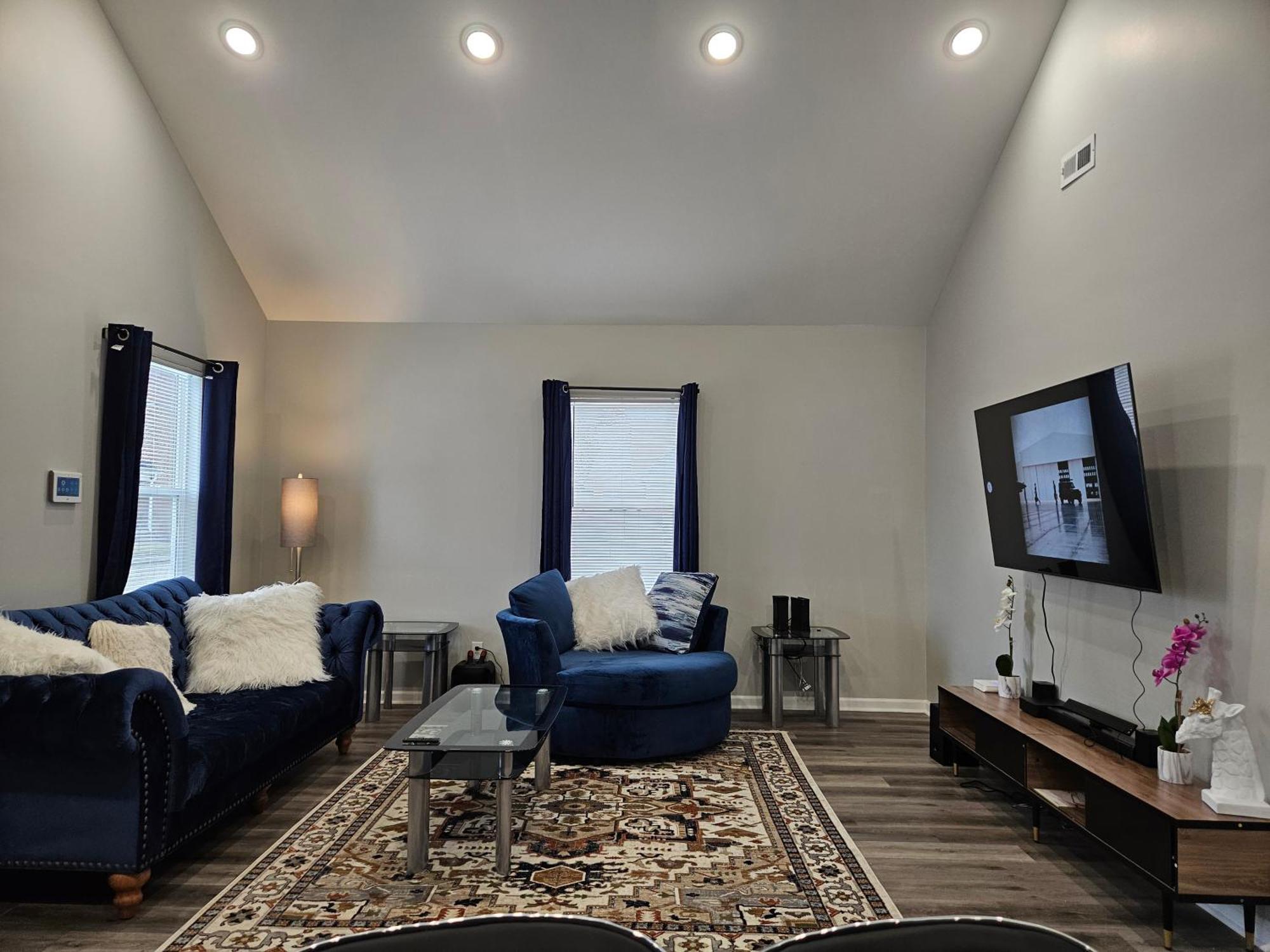 New 3Bd Home Near Downtown Indy インディアナポリス エクステリア 写真